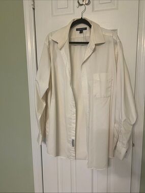 Men’s buttons down shirt size 34/35
